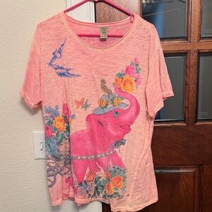 Magnolia Pearl Coral Elephant Tee